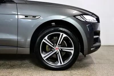 Sell Jaguar F-Pace 2018 - 33900 EUR, 70000 km - AUTO.MOTO.pt