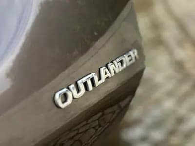 Sell Mitsubishi Outlander 2017 - 16990 EUR, 132000 km - AUTO.MOTO.pt