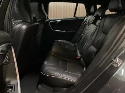 Vendo Volvo V60 2016 - 13950 EUR, 322000 km - AUTO.MOTO.pt