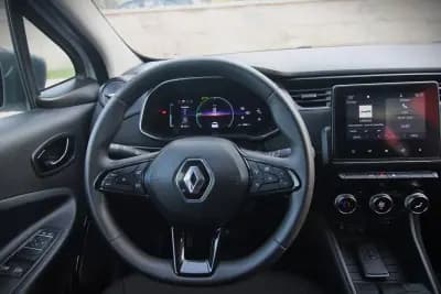 Vendo Renault Zoe 2020 - 14350 EUR, 62000 km - AUTO.MOTO.pt