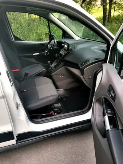 Sell Ford Transit Connect 2019 - 11990 EUR, 179000 km - AUTO.MOTO.pt