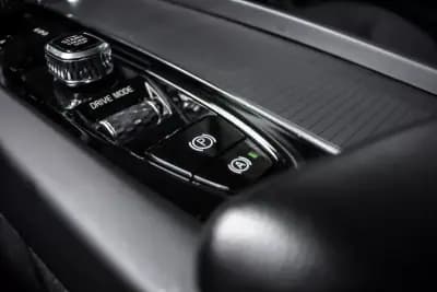 Sell Volvo XC 60 2020 - 36990 EUR, 82194 km - AUTO.MOTO.pt