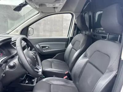 Sell Renault Express 2021 - 13990 EUR, 106000 km - AUTO.MOTO.pt