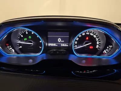 Sell Peugeot 2008 2015 - 10750 EUR, 70045 km - AUTO.MOTO.pt