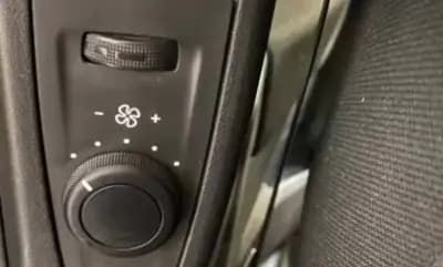 Vendo Citroën C4 Spacetourer 2022 - 12990 EUR, 103300 km - AUTO.MOTO.pt