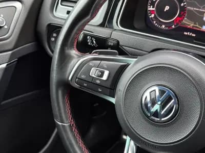 Vendo Volkswagen Golf 2019 - 27990 EUR, 110000 km - AUTO.MOTO.pt