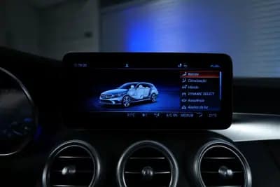 Vendo Mercedes-Benz C 300 2020 - 25500 EUR, 203000 km - AUTO.MOTO.pt