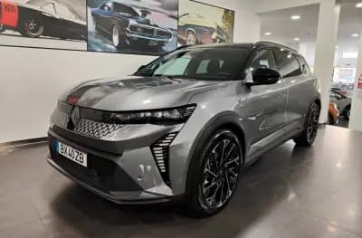 Vendo Renault Scénic E-Tech 2024 - 40990 EUR, 9000 km - AUTO.MOTO.pt