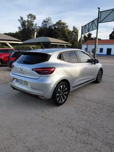 Vendo Renault Clio 2020 - 13980 EUR, 46000 km - AUTO.MOTO.pt
