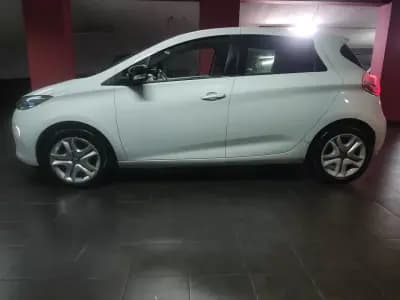 Vendo Renault Zoe 2019 - 10950 EUR, 82000 km - AUTO.MOTO.pt