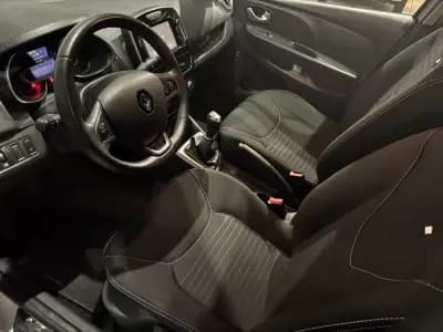 Vendo Renault Clio 2018 - 10999 EUR, 89000 km - AUTO.MOTO.pt