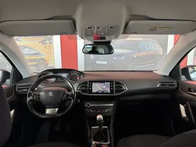 Vendo Peugeot 308 SW 2018 - 13500 EUR, 49820 km - AUTO.MOTO.pt