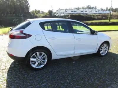 Vendo Renault Mégane 2015 - 8990 EUR, 198000 km - AUTO.MOTO.pt