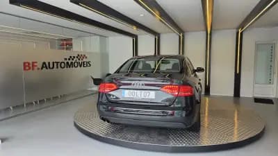 Vendo Audi A4 2011 - 13900 EUR, 186139 km - AUTO.MOTO.pt