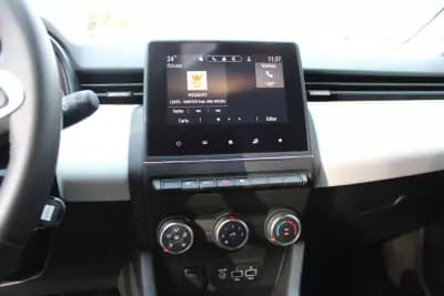 Sell Renault Clio 2023 - 15900 EUR, 41700 km - AUTO.MOTO.pt