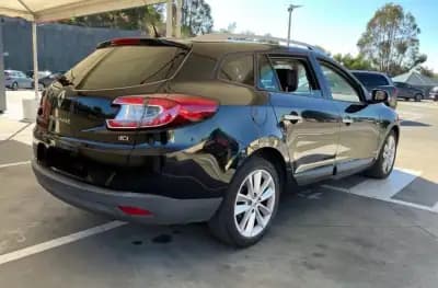 Sell Renault Mégane Break 2010 - 6999 EUR, 295000 km - AUTO.MOTO.pt