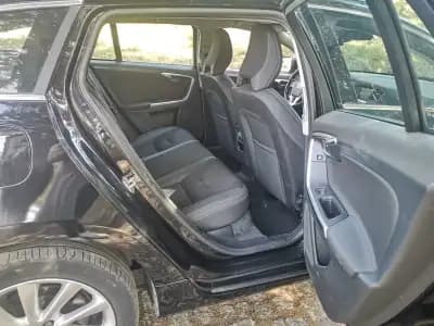 Vendo Volvo V60 2014 - 11750 EUR, 270000 km - AUTO.MOTO.pt