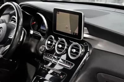 Sell Mercedes-Benz GLC 250 2017 - 36990 EUR, 179000 km - AUTO.MOTO.pt