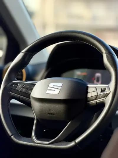 Sell SEAT Arona 2023 - 16950 EUR, 44000 km - AUTO.MOTO.pt