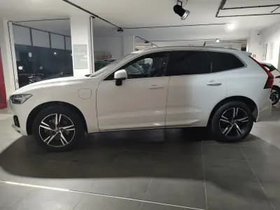 Sell Volvo XC 60 2018 - 31490 EUR, 132000 km - AUTO.MOTO.pt