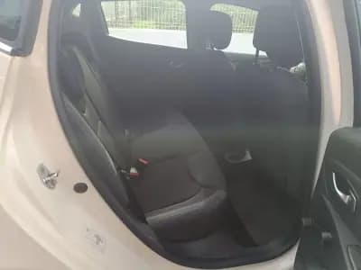 Sell Renault Clio 2017 - 10900 EUR, 135702 km - AUTO.MOTO.pt