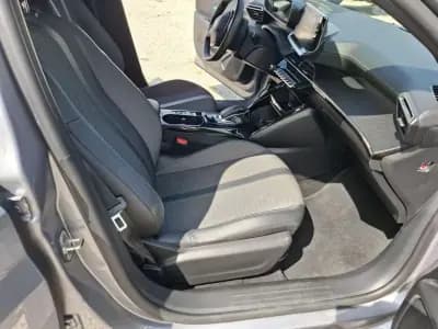 Vendo Peugeot 208 2021 - 16499 EUR, 82000 km - AUTO.MOTO.pt