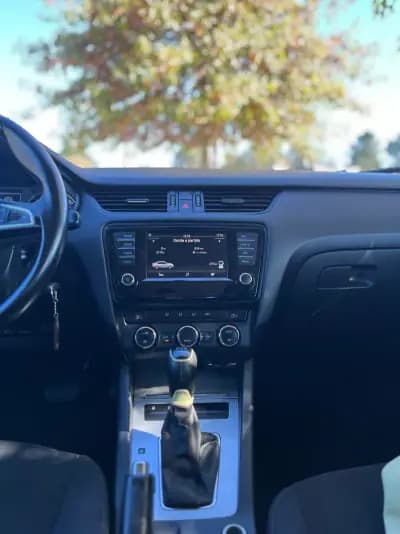 Vendo Skoda Octavia 2016 - 10500 EUR, 200000 km - AUTO.MOTO.pt