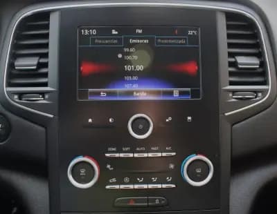 Sell Renault Mégane 2017 - 12450 EUR, 106500 km - AUTO.MOTO.pt