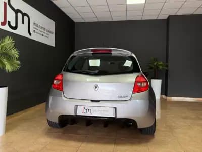 Vendo Renault Clio 2006 - 17500 EUR, 148741 km - AUTO.MOTO.pt