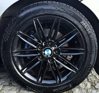 Vendo BMW 118 2018 - 9999 EUR, 300000 km - AUTO.MOTO.pt