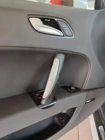 Vendo Audi TT Coupé 2009 - 21150 EUR, 115300 km - AUTO.MOTO.pt