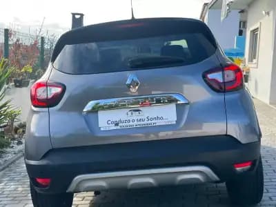 Vendo Renault Captur 2019 - 16990 EUR, 90898 km - AUTO.MOTO.pt