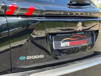 Vendo Peugeot e-2008 2022 - 21990 EUR, 30000 km - AUTO.MOTO.pt