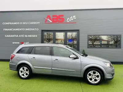 Sell Opel Astra Caravan 2005 - 3500 EUR, 300000 km - AUTO.MOTO.pt