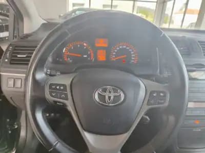 Sell Toyota Avensis SW 2009 - 9950 EUR, 243525 km - AUTO.MOTO.pt