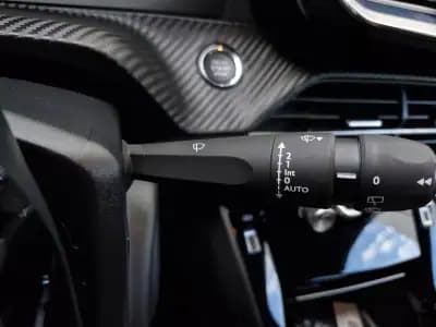 Vendo Peugeot 208 2023 - 29250 EUR, 4874 km - AUTO.MOTO.pt