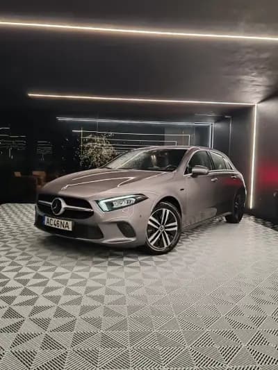 Vendo Mercedes-Benz A 250e 2020 - 24400 EUR, 101000 km - AUTO.MOTO.pt
