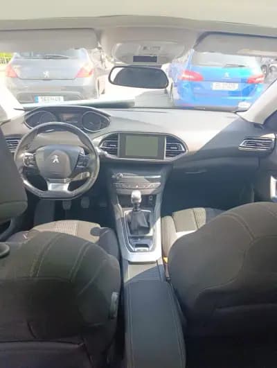 Sell Peugeot 308 SW 2015 - 10500 EUR, 210000 km - AUTO.MOTO.pt
