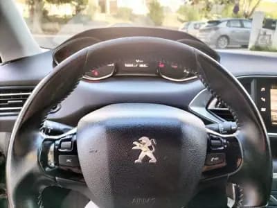 Vendo Peugeot 308 SW 2020 - 10990 EUR, 139592 km - AUTO.MOTO.pt