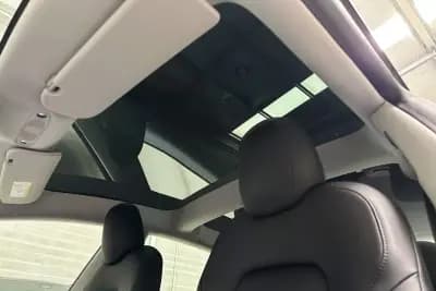 Vendo Tesla Model 3 2021 - 25450 EUR, 58710 km - AUTO.MOTO.pt