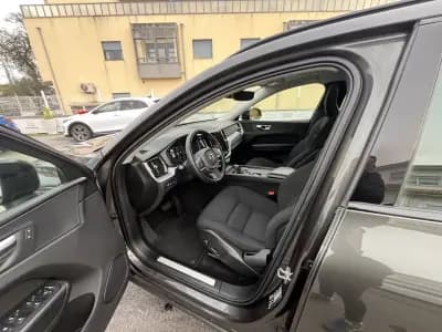 Vendo Volvo XC 60 2020 - 32750 EUR, 141000 km - AUTO.MOTO.pt