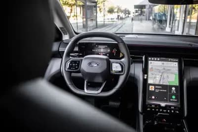 Vendo Ford Explorer 2024 - 39990 EUR, 15628 km - AUTO.MOTO.pt