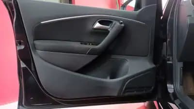 Vendo Volkswagen Polo 2015 - 10500 EUR, 125941 km - AUTO.MOTO.pt