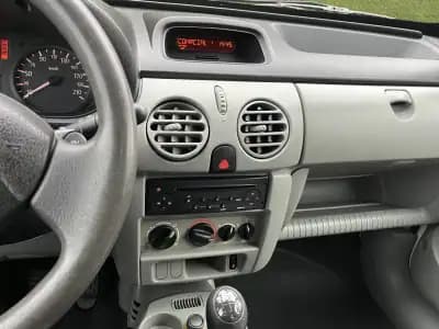 Vendo Renault Kangoo 2006 - 4200 EUR, 225000 km - AUTO.MOTO.pt