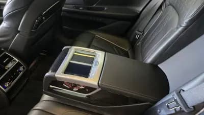 Vendo BMW 740 2019 - 52500 EUR, 149991 km - AUTO.MOTO.pt