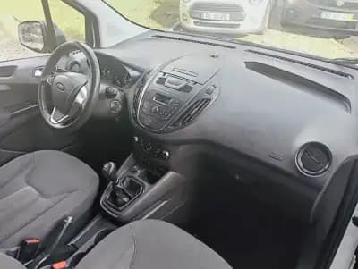 Sell Ford Transit Courier 2020 - 10990 EUR, 129167 km - AUTO.MOTO.pt