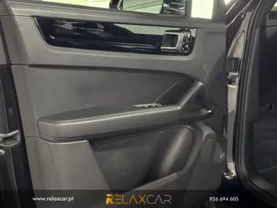 Vendo Porsche Cayenne 2018 - 53990 EUR, 150300 km - AUTO.MOTO.pt