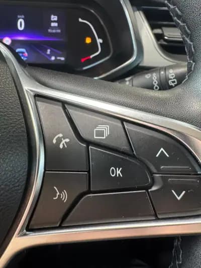 Vendo Renault Captur 2021 - 19250 EUR, 90487 km - AUTO.MOTO.pt