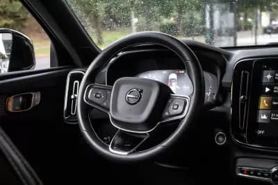 Vendo Volvo XC 40 2020 - 28980 EUR, 88796 km - AUTO.MOTO.pt