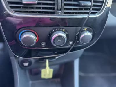 Sell Renault Clio 2019 - 13900 EUR, 109000 km - AUTO.MOTO.pt